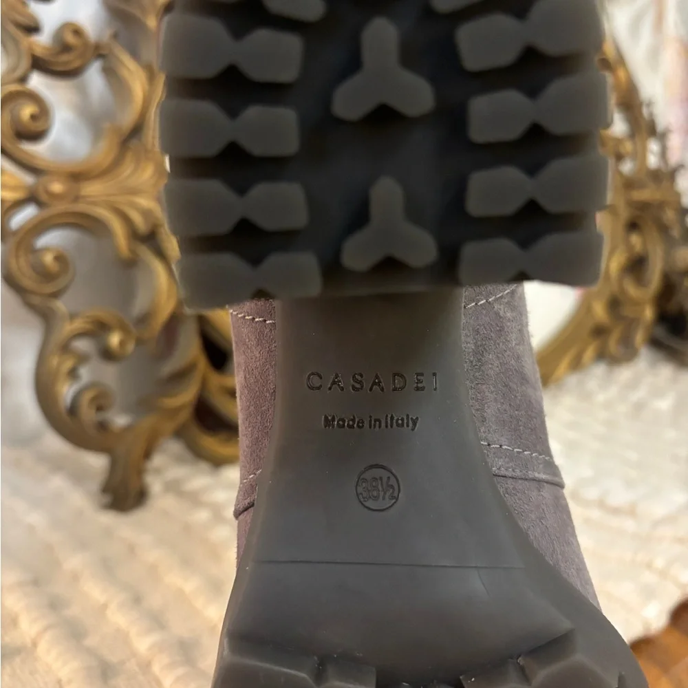 NWOT Casadei Italian Gray Suede Heeled Ankle Boots, sz 38.5 - Picture 6 of 6